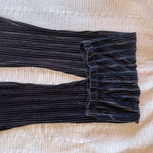 • Women’s Flared leggings